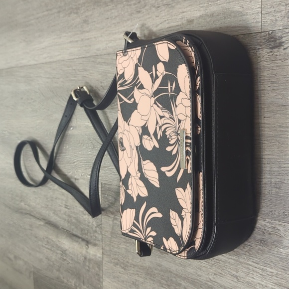 Kate Spade New York Laurel Gardenia Carson Crossbody Bag - Picture 5 of 9